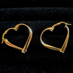 💕18k Gold Heart Hoop Earrings